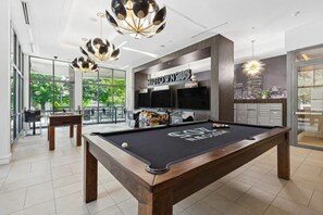 Game room - Charming Apt in Charlotte - Pool, Gym, Sleeps 4! (Charlotte)