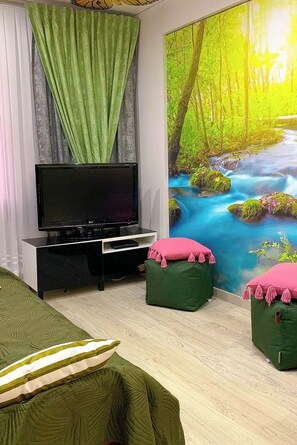 3 bedrooms, iron/ironing board, WiFi, bed sheets