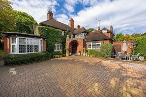 Exterior - Experience London in Style | Grand 7-Bedroom Luxury Residence, Mayfair (London)