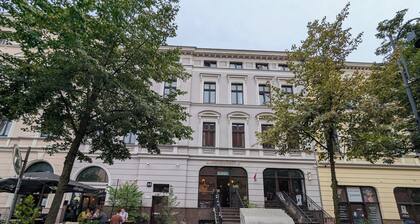 Stylish Studio on a Historic & Trendy Street