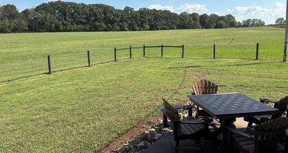 Just a Little Farmhouse situated on a beautiful farm. Peaceful country setting!
