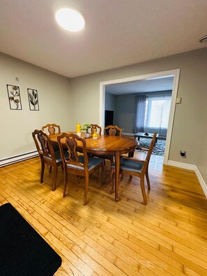 تناول الطعام