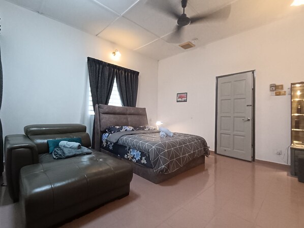 Blackout drapes, iron/ironing board, free WiFi - Grey Fantasy Homes SunwayWaterThemePark (Ipoh)