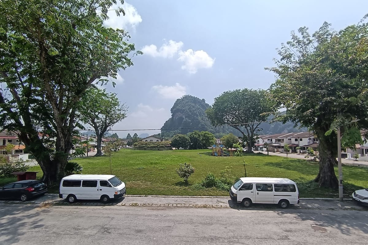 Blackout drapes, iron/ironing board, free WiFi