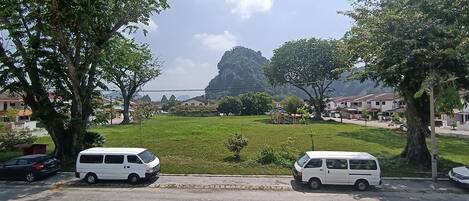 Güneşlik/perde, ütü/ütü masası, ücretsiz kablosuz İnternet