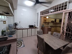 Private kitchen - Grey Fantasy Homes SunwayWaterThemePark (Ipoh)