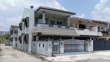 Rideaux occultants, fer et planche Ă repasser, Wi-Fi gratuit