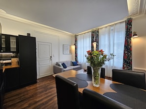 Luxury Apartment, Accessible, Private Bathroom (Rdc A) | Lounge