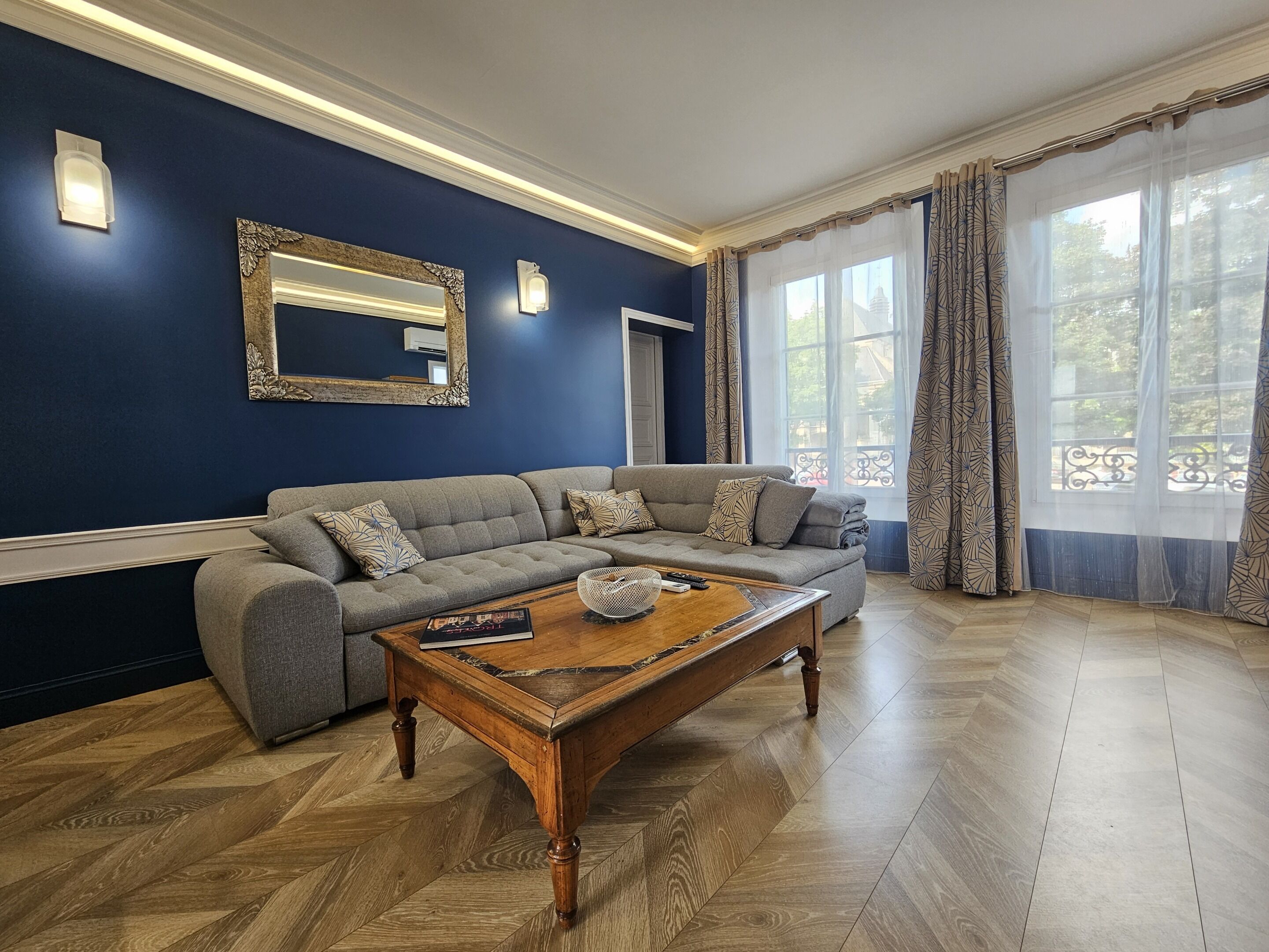 Deluxe Apartment, 2 Bedrooms | Lounge