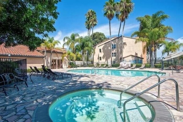 Outdoor pool - Resort-like Coastal Condo in UTC/La Jolla (San Diego)