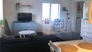 Deluxe House, 2 Bedrooms, Air conditioning, Lake View | Free WiFi, bed sheets