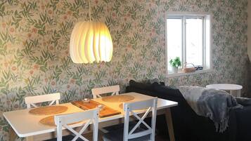 Deluxe House, 2 Bedrooms, Air conditioning, Lake View | Free WiFi, bed sheets
