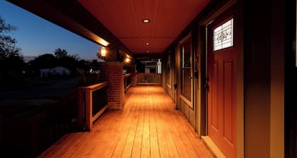 Mid-Century Kendall Whittier charm 3 big bedrooms Mins frm TU, Dwntown, Expo CTR