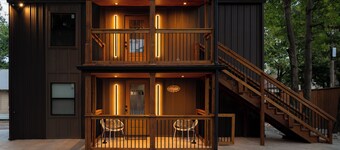 Modern Cabin  Mins from TU, Downtown, Expo, St John and HIlcrest - upstairs