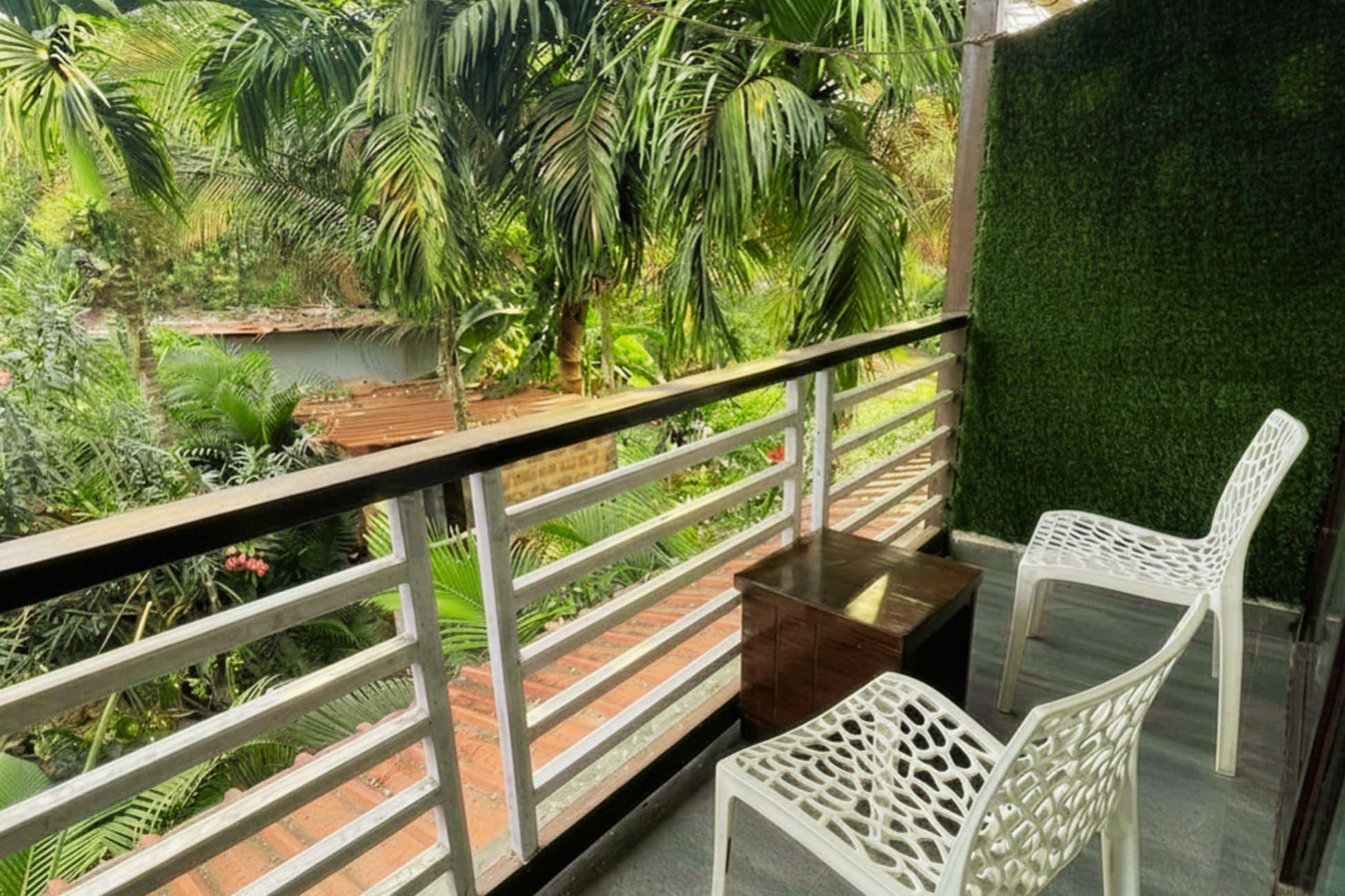 Deluxe Double Room, Garden View | Balcony view