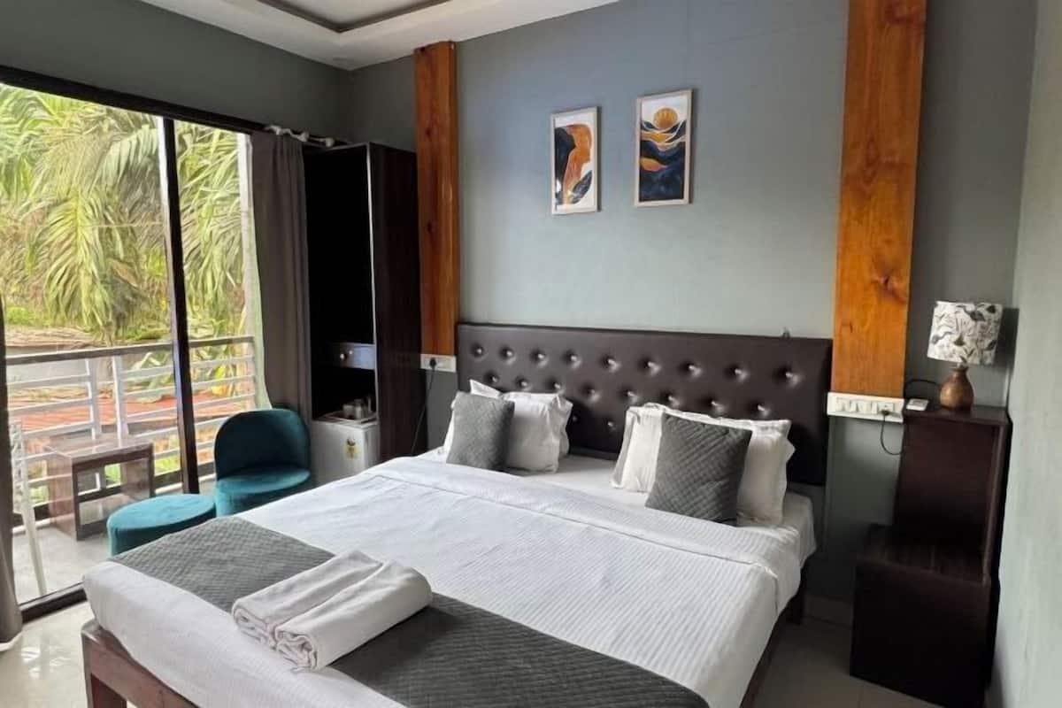 Premium bedding, blackout curtains, rollaway beds, free WiFi