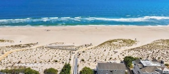 Beautiful Long Beach Island Getaway - Steps from the beach!