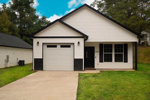 Charming 3-bedroom house in Woodruff with Garage and Fenced Yard