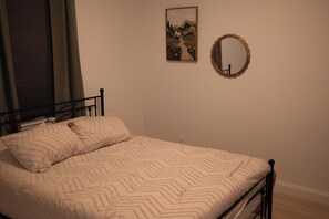 3 عدّة غرف نوم ومكواة/لوح كي وواي فاي وملاءات أسرّة