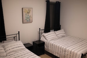 3 bedrooms, desk, iron/ironing board, travel crib