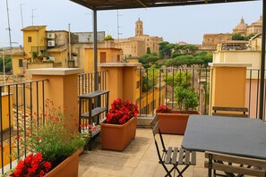 Outdoor dining - Roman forum view loft (roma)