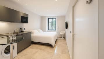 1 slaapkamer, een strijkplank/strijkijzer, wifi, beddengoed