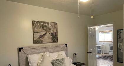 Downtown Cottage-Your adventure awaits!