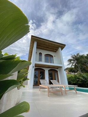 Terrace/patio - Native Villa with Pool at Kalumo Lodge (Oslob)