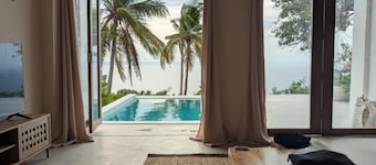Native Villa with Pool at Kalumo Lodge