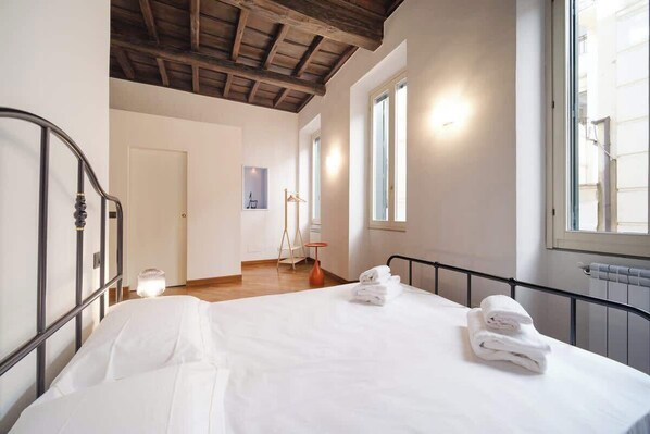 3 chambres, lit parapluie