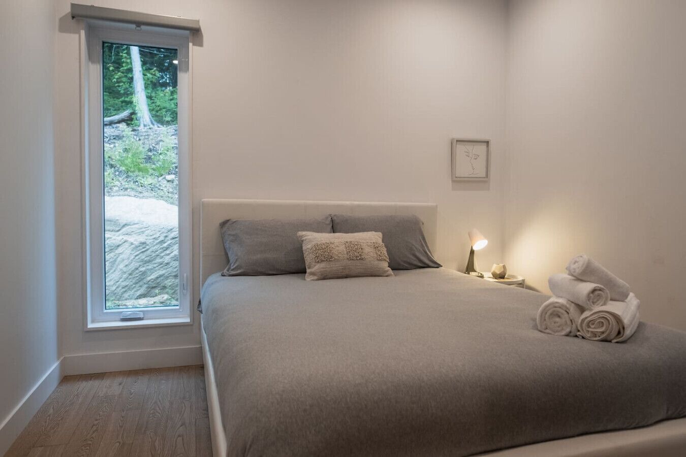 Iron/ironing board, travel crib, WiFi, bed sheets