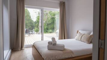 Fer et planche Ă repasser, lit parapluie, Wi-Fi, draps fournis