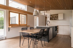 Dining - The Frāho Gorgeous View, No Neighbour SPA! (Grenville-Sur-La-Rouge)