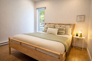 2 bedrooms, iron/ironing board, travel cot, WiFi