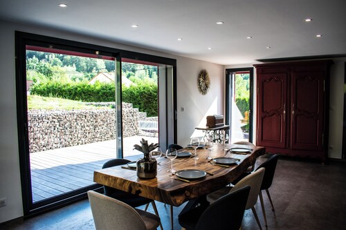 Timber-frame house in the mountains, 10 minutes from the ski slopes