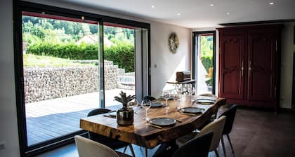 Timber-frame house in the mountains, 10 minutes from the ski slopes