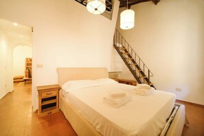 4 bedrooms, iron/ironing board, travel crib, free WiFi