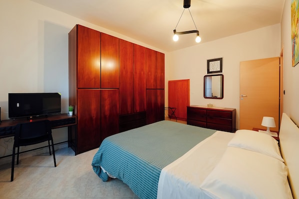 Bügeleisen/Bügelbrett, WLAN, Bettwäsche