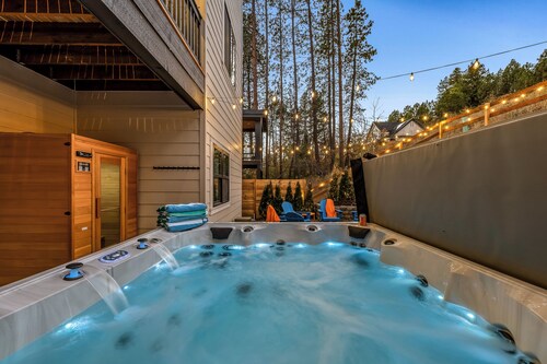 Luxury Family Escape - Hot Tub, Game Room & Bunk Room Near Suncadia