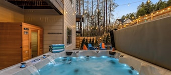 Luxury Family Escape - Hot Tub, Game Room & Bunk Room Near Suncadia