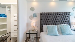 Condo, Multiple Beds, Balcony, Ocean View (Encantame Towers Velero 1802) | 2 bedrooms, individually decorated, individually furnished