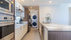 Leilighet, flere senger, balkong, havutsikt (Encantame Towers Viento 904) | Eget kjøkken