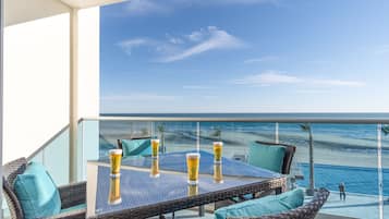 Appartamento, 1 letto king con divano letto, balcone, vista oceano (Encantame Towers Velero 303) | Vista dalla camera