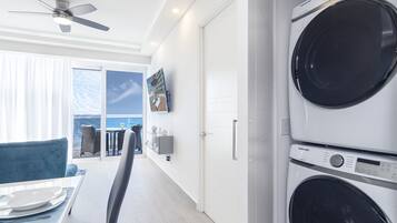 Lejlighed - 1 kingsize-seng med sovesofa - balkon - havudsigt (Encantame Towers Velero 303) | Vaskeri