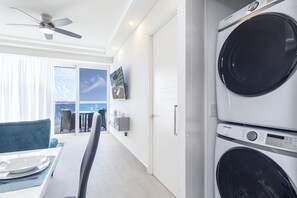 Lejlighed - 1 kingsize-seng med sovesofa - balkon - havudsigt (Encantame Towers Velero 303) | Vaskeri