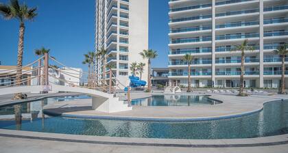 Relax and Splash in Paradise Encantame Towers C 1703