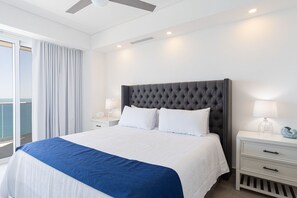 Huone, 1 suuri parisänky ja vuodesohva, parveke, valtamerinäköala (Encantame Towers Velero 1703) | 1 makuuhuone, yksilöllisesti sisustettu, yksilöllisesti kalustettu