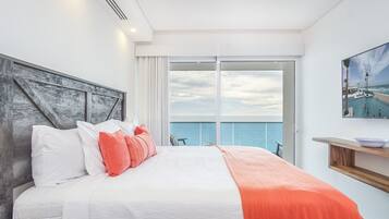 Appartement, 1 kingsize bed met slaapbank, balkon, uitzicht op zee (Encantame Towers Velero 1804) | 1 slaapkamer, individueel gedecoreerd, individueel gemeubileerd