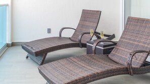 Condo, 1 giường cỡ king và sofa giường, ban công, quang cảnh biển (Encantame Towers Velero 1804) | Quang cảnh từ phòng