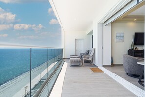 Leilighet, flere senger, balkong, havutsikt (Encantame Towers Velero 1204) | Utsikt fra rommet